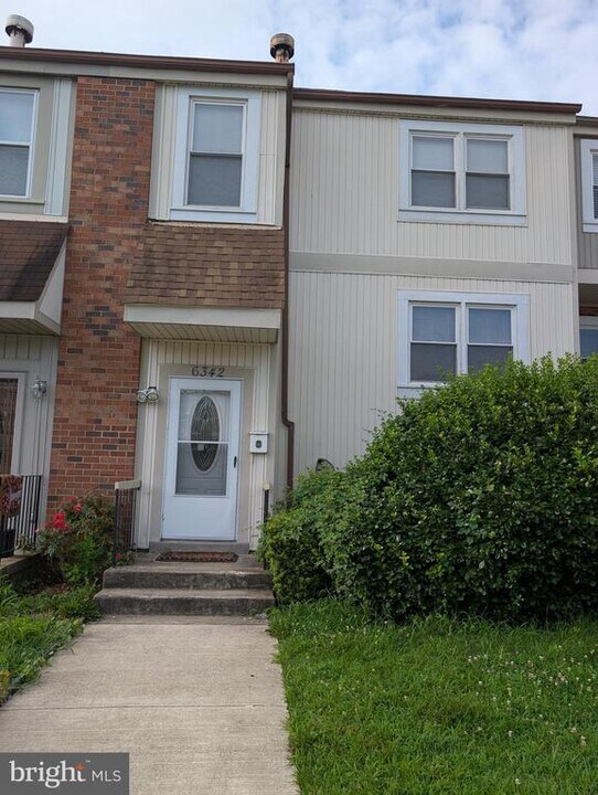 6342 Stonewain Ct in Fort Washington, MD - Building Photo