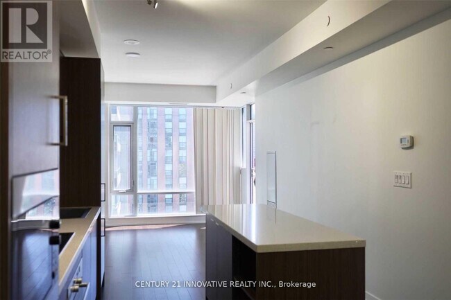21-1221 Widmer St in Toronto, ON - Building Photo - Building Photo