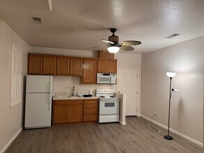 606 Leah Ln in Mountain House, CA - Foto de edificio - Building Photo