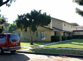 618 W Provential Dr in Anaheim, CA - Building Photo