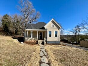 46 N Thomason St in Old Fort, NC - Building Photo - Building Photo