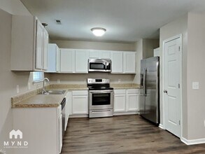 466 Barewood Dr in Four Oaks, NC - Foto de edificio - Building Photo