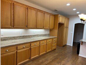 8008 Hazeltine Ln in Hemet, CA - Building Photo - Building Photo