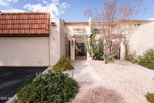 5100 N Miller Rd in Scottsdale, AZ - Building Photo