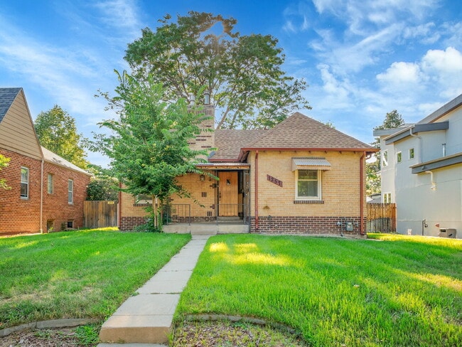 property at 1257 Niagara St