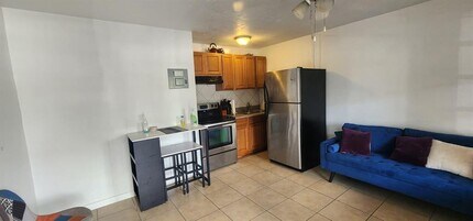 2036 NE 26th St, Unit 1 in Wilton Manors, FL - Foto de edificio - Building Photo