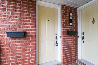 6008 Red Willow Dr in Ottawa, ON - Building Photo - Building Photo