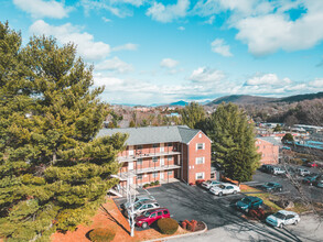 Stone Ridge Apartments in Roanoke, VA - Building Photo - Building Photo