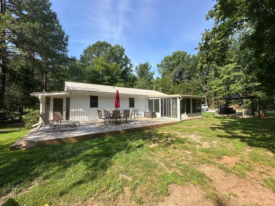 104 Moonlight Ct in Macon, NC - Foto de edificio