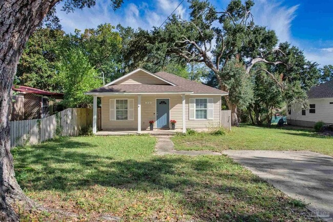 property at 1010 W Lloyd St