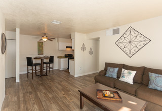 Entrada Pointe in Rio Rancho, NM - Building Photo - Interior Photo