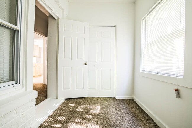 7135 S Blackstone Ave in Chicago, IL - Building Photo - Building Photo