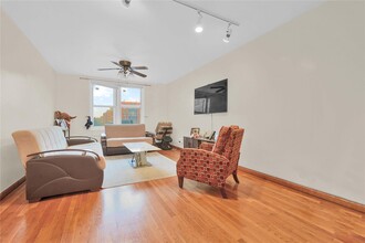 66-01 Burns St in Queens, NY - Building Photo - Building Photo