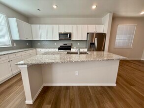 23890 E 41st Ave in Aurora, CO - Foto de edificio - Building Photo