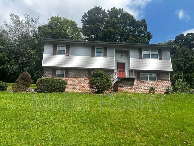 1923 Ridgecrest Dr
