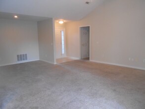 156 Rob St in Farmington, AR - Foto de edificio - Building Photo