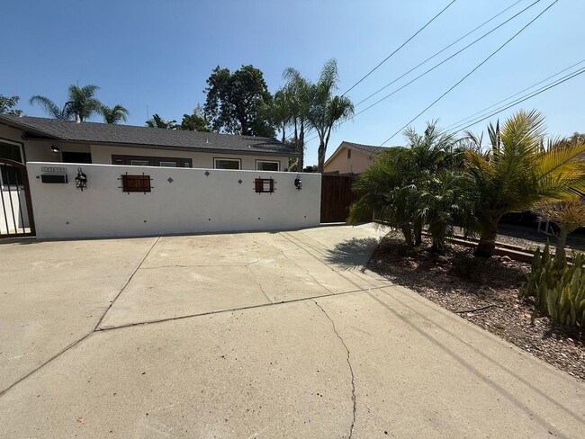 6349 Lake Aral Dr in San Diego, CA - Building Photo - Building Photo