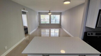 6331 La Costa Dr in Boca Raton, FL - Building Photo