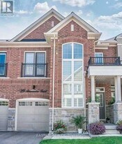 29 Avonmore Trail in Vaughan, ON - Building Photo