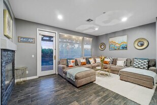 1107 Shadowcrest Ln in Fallbrook, CA - Building Photo