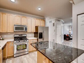 2412 Harriet Ave in Minneapolis, MN - Building Photo - Building Photo
