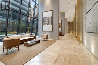 50 Charles St E in Toronto, ON - Building Photo - Building Photo