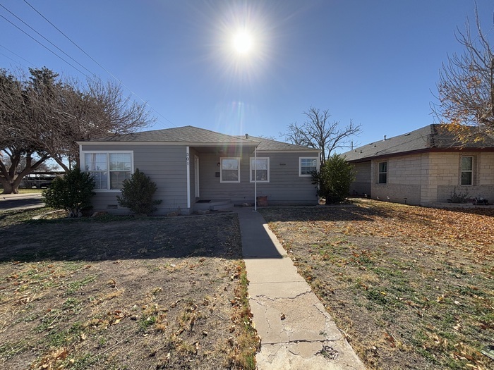 501 W Cuthbert Ave in Midland, TX - Building Photo