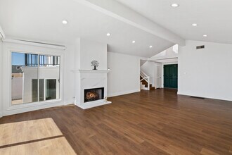 4013 Via Manzana in San Clemente, CA - Foto de edificio - Building Photo