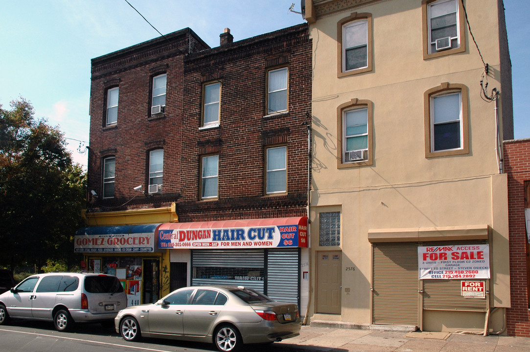 2574 Frankford Ave in Philadelphia, PA - Building Photo