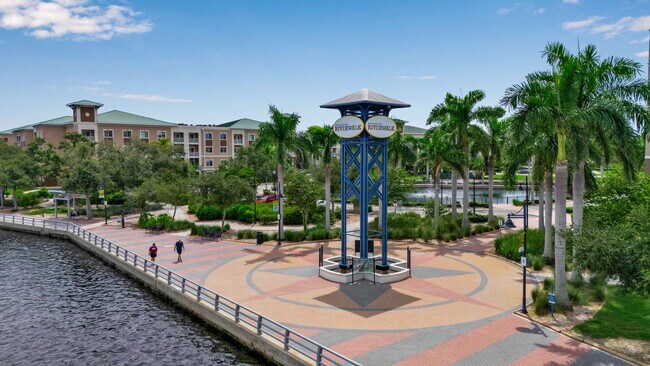 808 3rd Ave W, Unit 307 in Bradenton, FL - Foto de edificio - Building Photo
