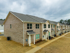 Peachtree Walk Townhomes in Stockbridge, GA - Building Photo