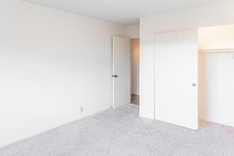 305 Lighthouse Ave in Pacific Grove, CA - Building Photo - Building Photo