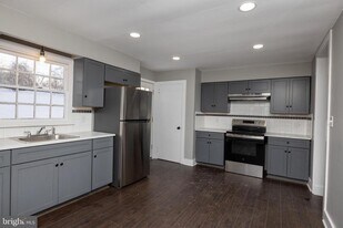 6192 Lower York Rd in New Hope, PA - Building Photo