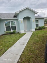 2437 Hagoplan Ave SW in Palm Bay, FL - Building Photo - Building Photo