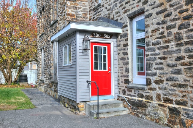 300 Soundview Ave in Fairfield, CT - Building Photo - Building Photo