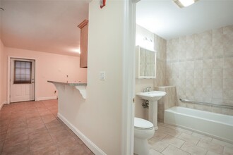 121 N High St in Mount Vernon, NY - Building Photo - Building Photo