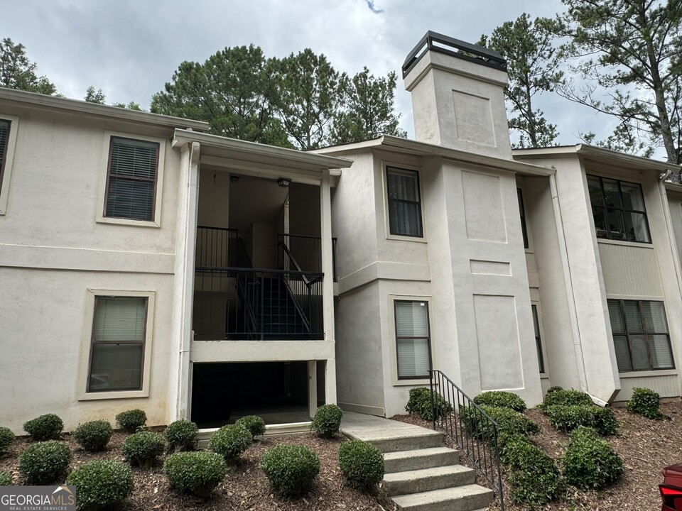 1302 Old Hammond Chase in Atlanta, GA - Building Photo