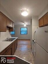 510 W Briar Pl, Unit 501 in Chicago, IL - Building Photo - Building Photo