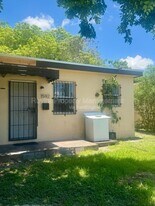 1592 NW 56th St in Miami, FL - Building Photo
