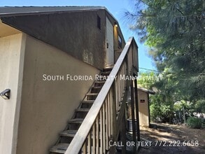 3166 SE Hawthorne St in Stuart, FL - Building Photo - Building Photo