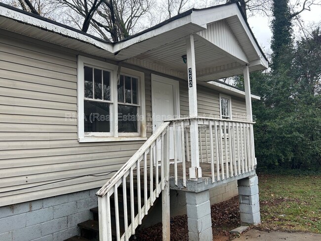 property at 222 N 15th St