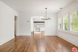 521 Westbourne Dr in West Hollywood, CA - Building Photo - Building Photo