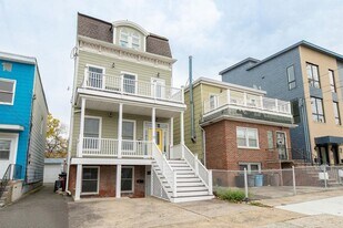 8 ELIZABETH St in Bayonne, NJ - Building Photo