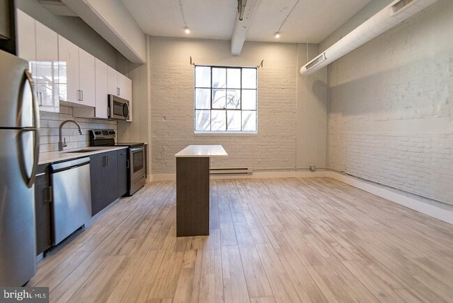 property at 412 S 13th St