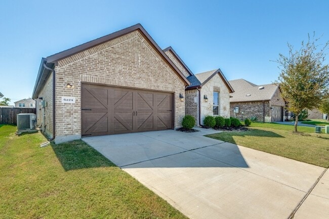6224 Cheshire St in Aubrey, TX - Foto de edificio - Building Photo