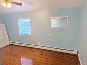 147-17 249th St in Queens, NY - Building Photo - Building Photo