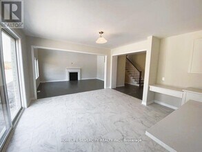 1640 Webster Blvd in Innisfil, ON - Building Photo - Building Photo