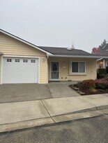 2004-2006 Duke Ct in Grants Pass, OR - Building Photo