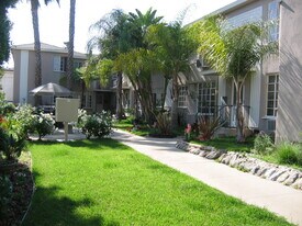 1427 N Hayworth Ave, Unit C in Los Angeles, CA - Building Photo