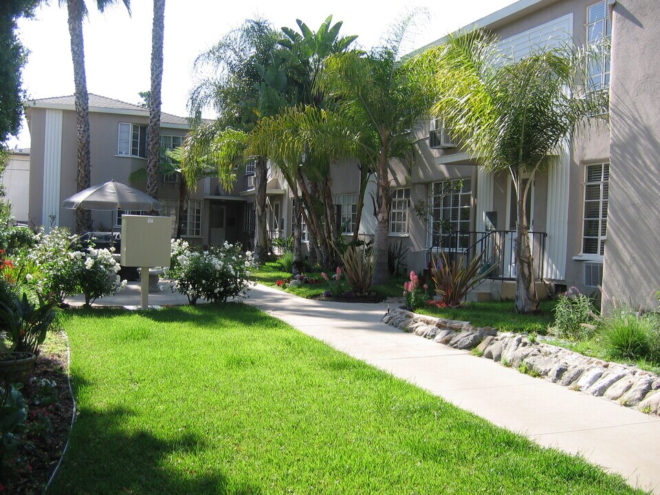 1427 N Hayworth Ave, Unit C in Los Angeles, CA - Building Photo